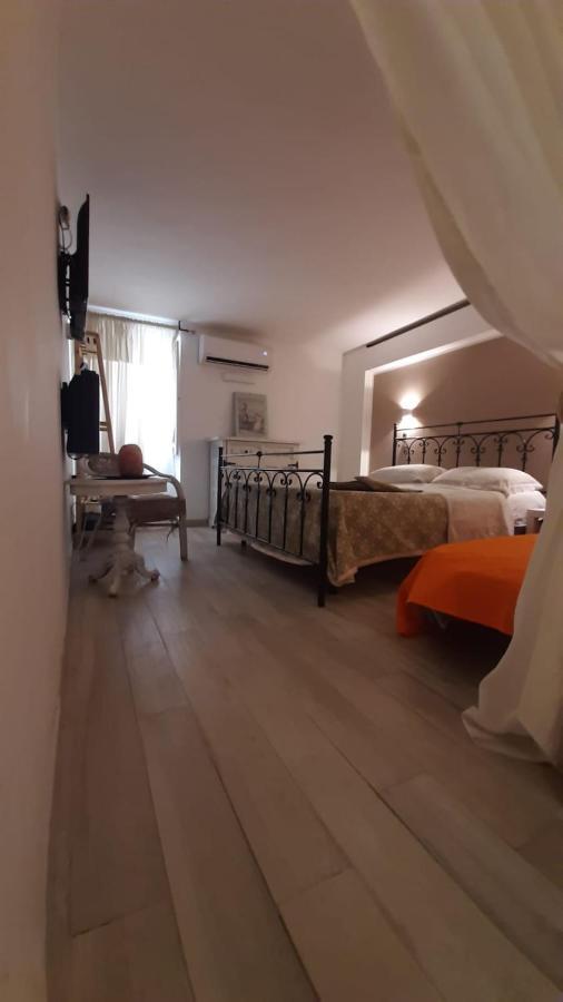 La Nicchia Del Borgo Apartment ตารันโต ภายนอก รูปภาพ